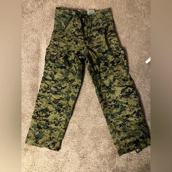 GORE-TEX Green Camouflage Cargo Pants - Picture 1 of 4